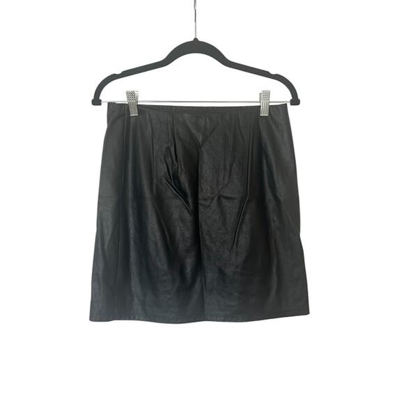IRIS Black Faux Leather Mini Skirt W/Side Slit Size L - Picture 2 of 5